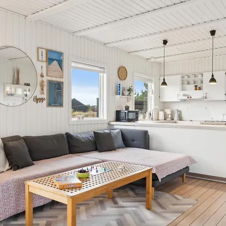 1092 Semesterbostad *